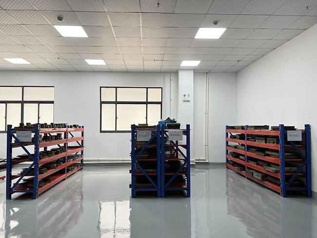 模具